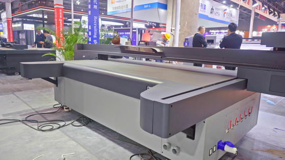 Präzisions-LED-UV-Flachbettdrucker für verschiedene Materialien