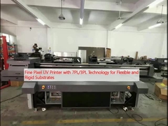 UV-Drucker mit 7PL/3PL-Technologie für flexible und starre Substrate